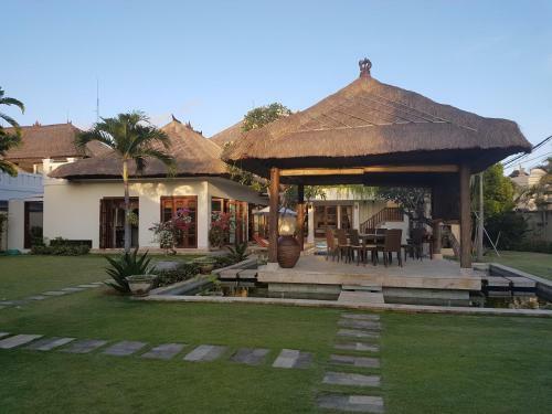 Hostal Lily Luxury Suites