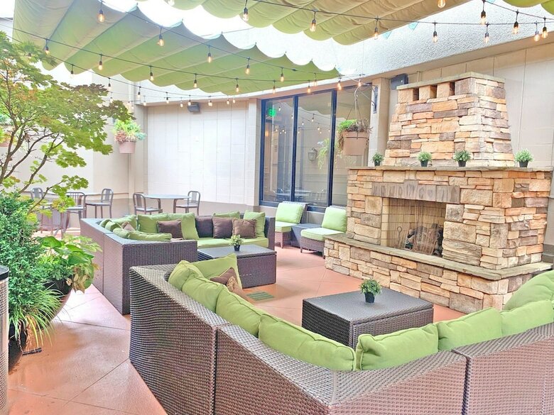 Hotel Crowne Plaza Downtown Convention Center