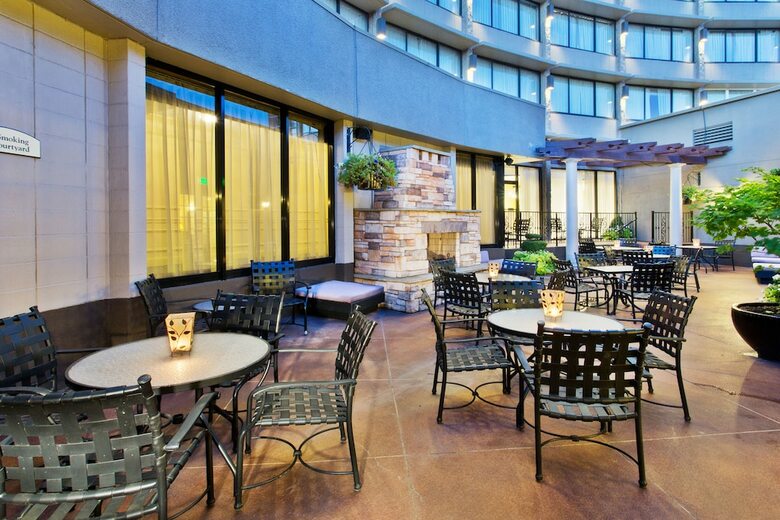 Hotel Crowne Plaza Downtown Convention Center