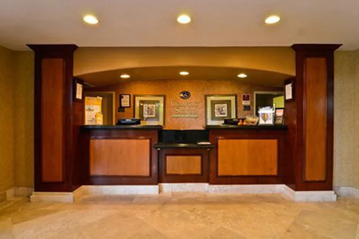 Hotel Ramada Suites By Wyndham San Diego