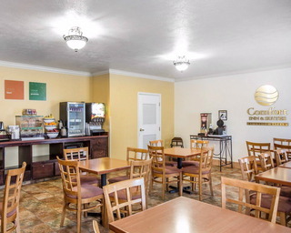 Hotel Comfort Inn & Suites