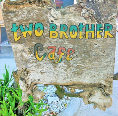 Hostal Two Brothers Bungalows