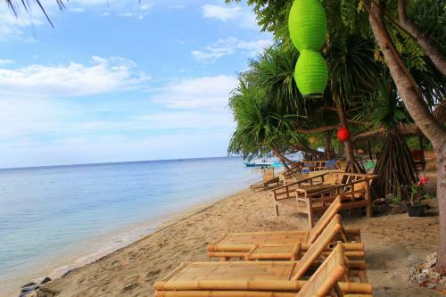 Hostal Bolata Beach House