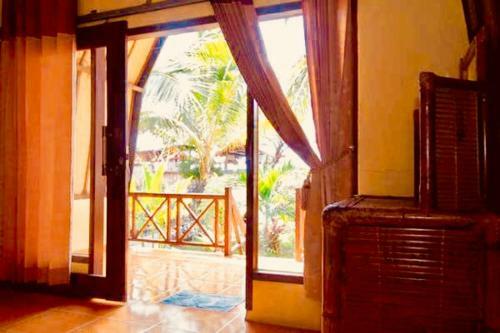 Hostal Bolata Beach House