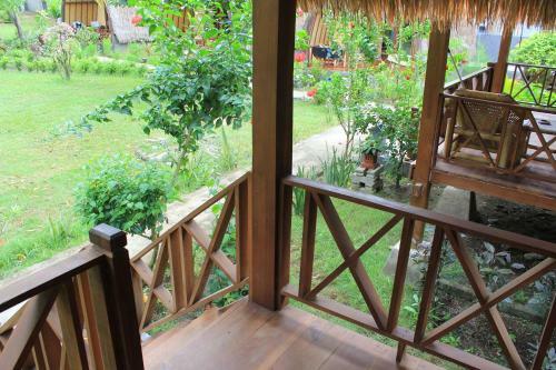 Hostal Bolata Beach House