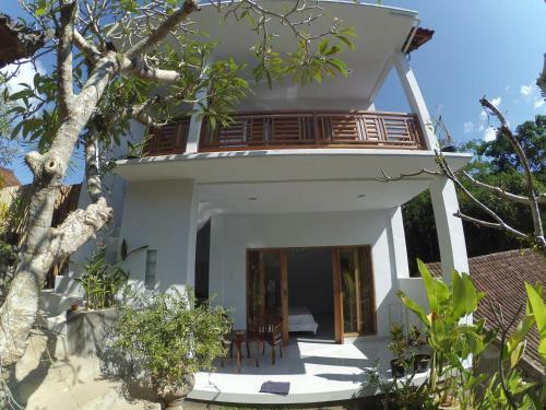 Hostal Sun House