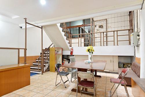 Hostal Zen Rooms Surya Sumantri Pasteur