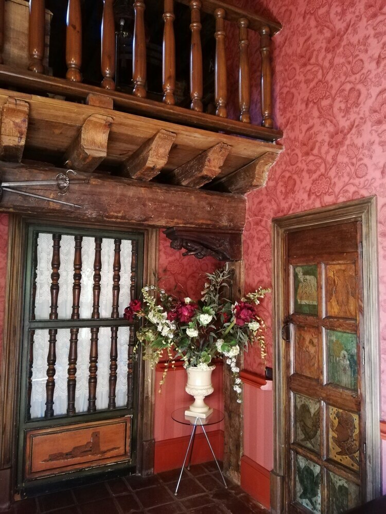 Hotel Castillo De Soma�n