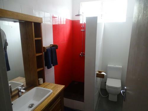 Hostal La Tonnelle Guest House