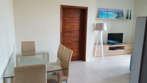 Flic En Flac Beach Apartment