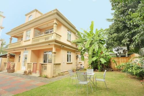 Sunny Lagoon Holiday Villa
