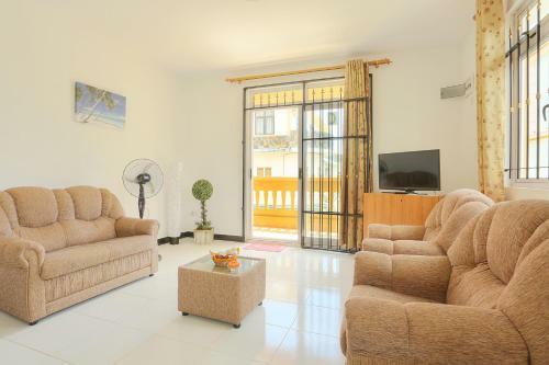 Sunny Lagoon Holiday Villa