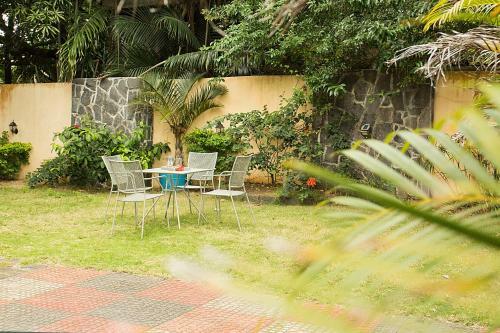 Sunny Lagoon Holiday Villa