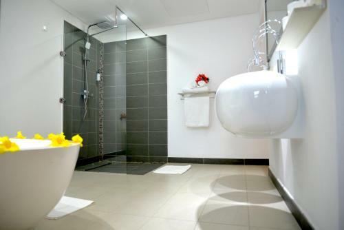 Hostal Toparadis Guest House