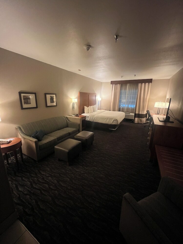Hotel Comfort Inn & Suites