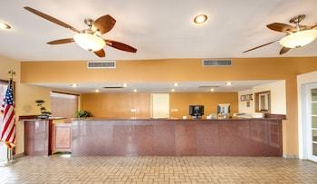 Hotel Rodeway Inn & Suites