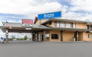 Hotel Rodeway Inn & Suites