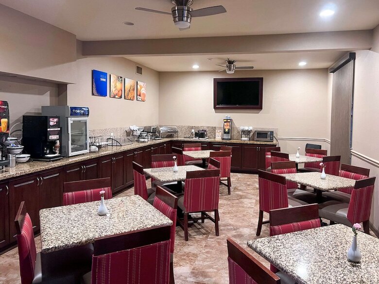 Hotel Comfort Inn West