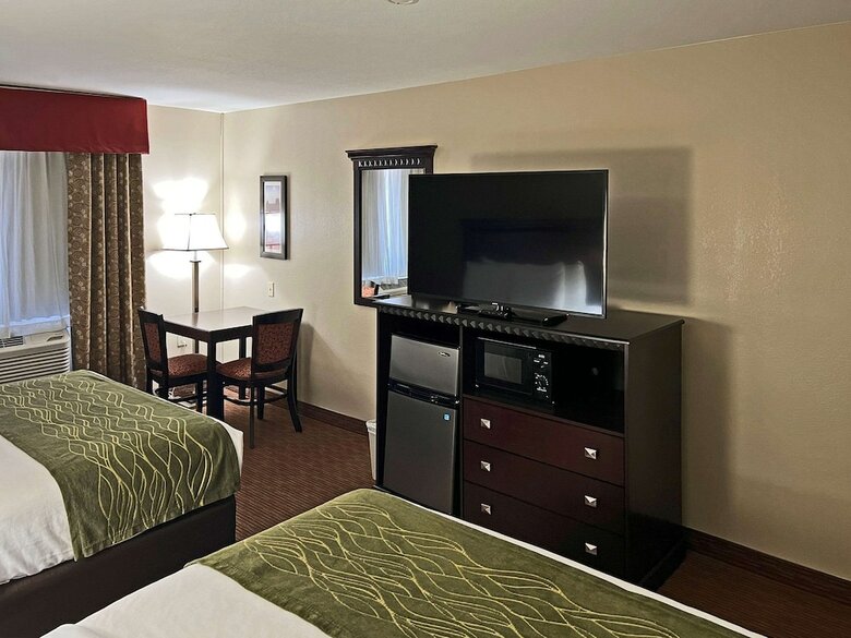 Hotel Comfort Inn West
