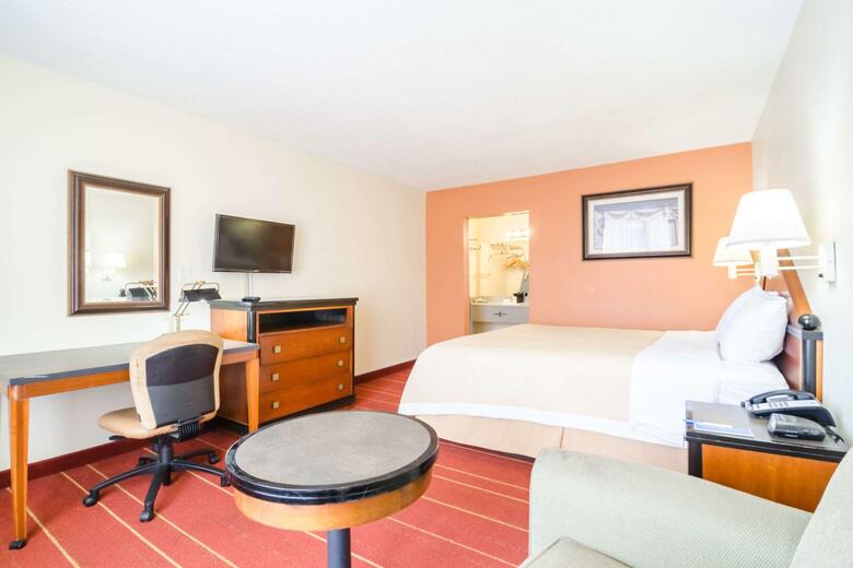 Hotel Quality Inn & Suites