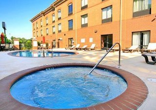 Hotel Comfort Suites At Westgate Mall