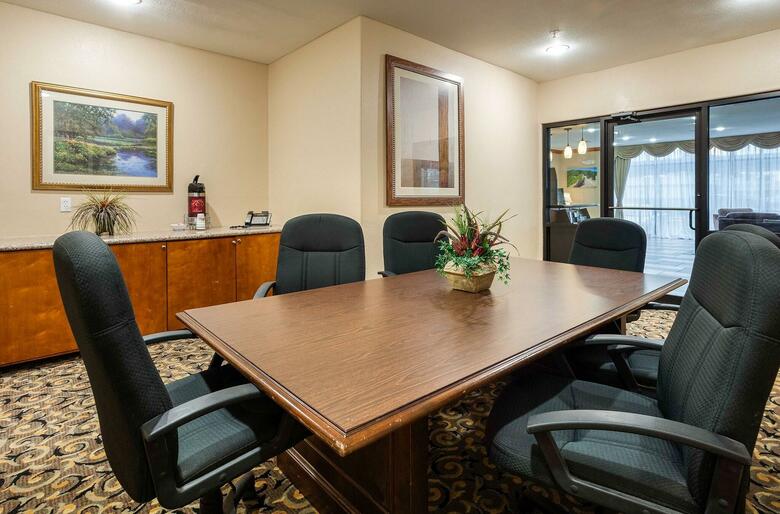 Hotel Comfort Suites
