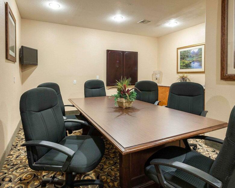 Hotel Comfort Suites