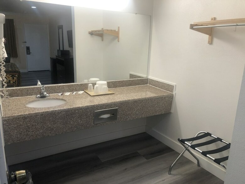 Hotel Econo Lodge South