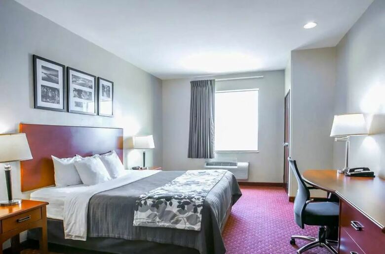 Hotel Sleep Inn & Suites