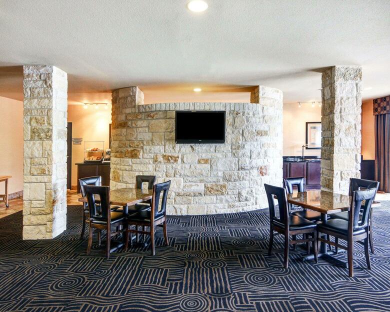Hotel Comfort Suites