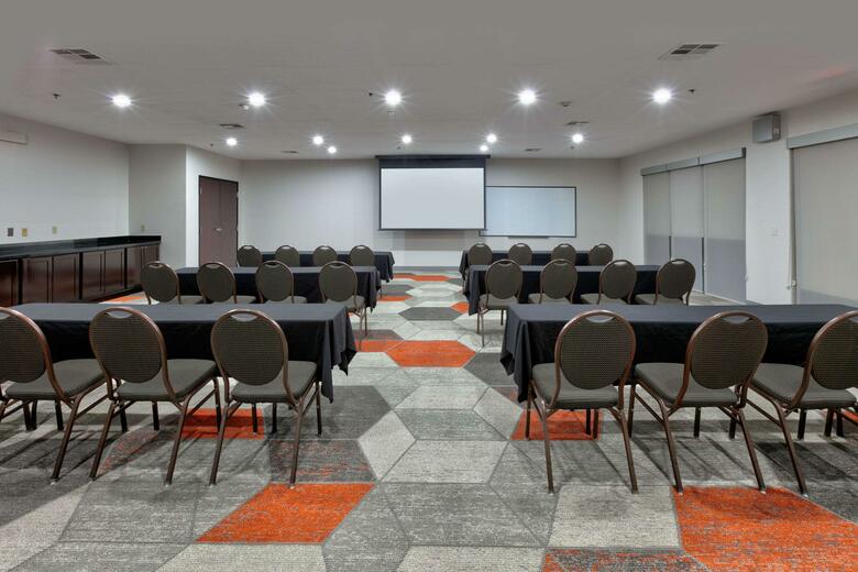 Hotel Comfort Suites