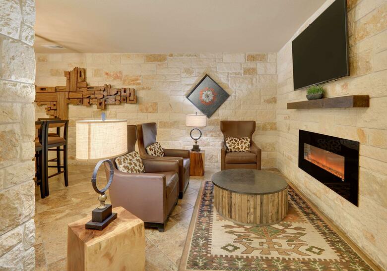 Hotel Comfort Suites