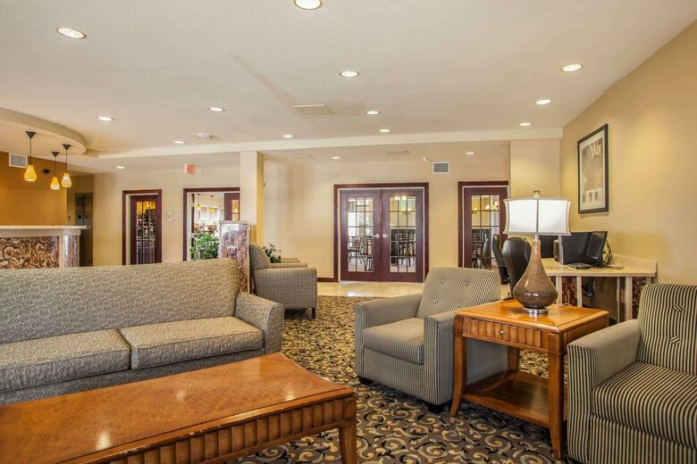 Hotel Comfort Suites