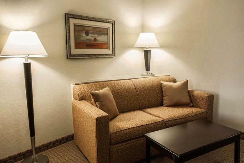 Hotel Comfort Suites