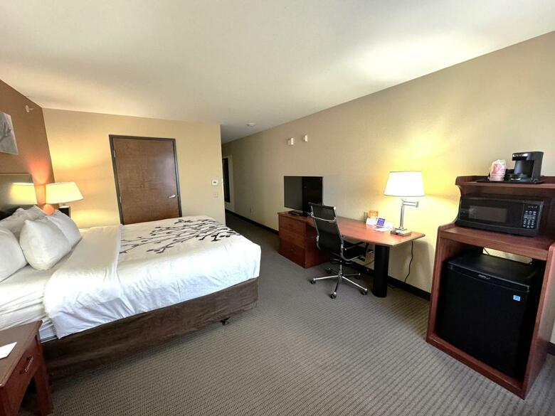 Hotel Sleep Inn & Suites