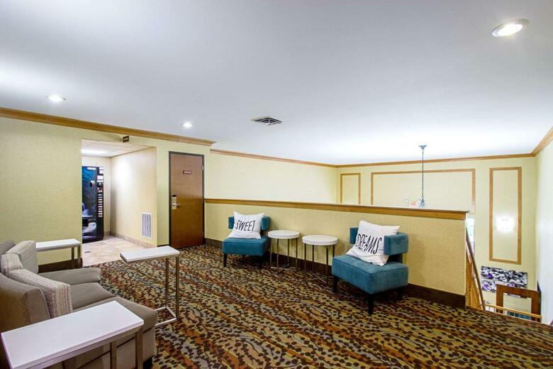 Hotel Sleep Inn & Suites