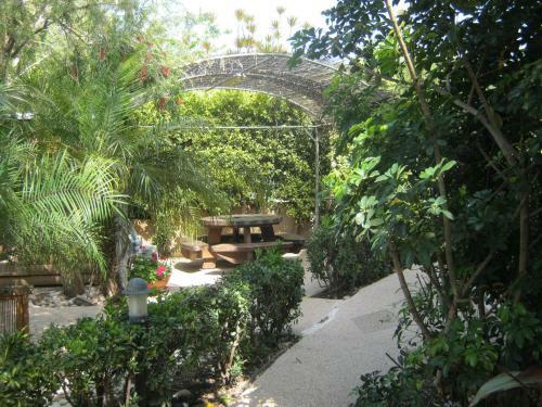 Hostal Arbelit Lodge