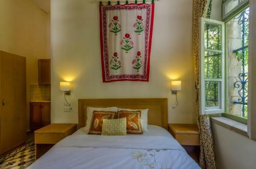 Bed & Breakfast Jerusalem Garden Home