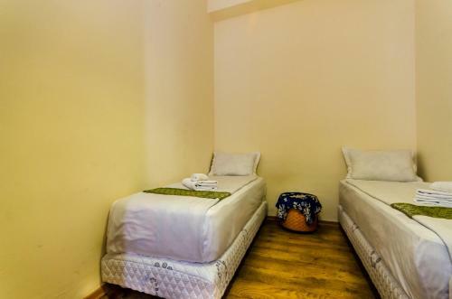 Bed & Breakfast Jerusalem Garden Home