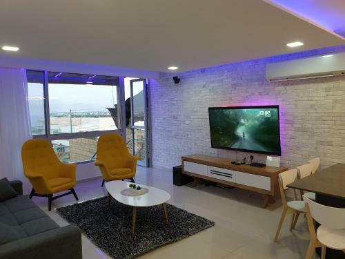 Avshalom Holiday Apartments