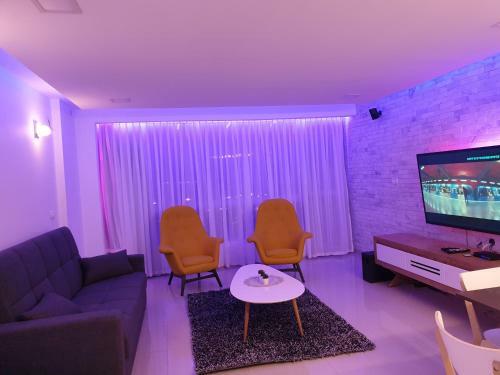 Avshalom Holiday Apartments