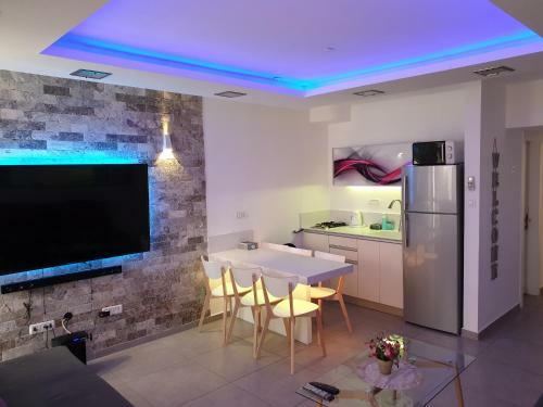 Avshalom Holiday Apartments