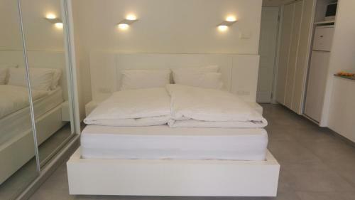 Luxury Sea View Apartment In Hotel Daniel