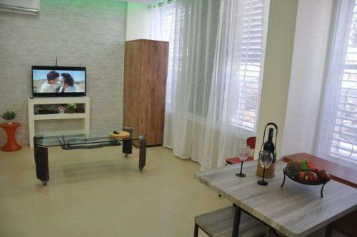 Isramax Jerusalem Apartment In Bat-yam