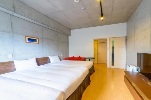Hotel Naha West Inn