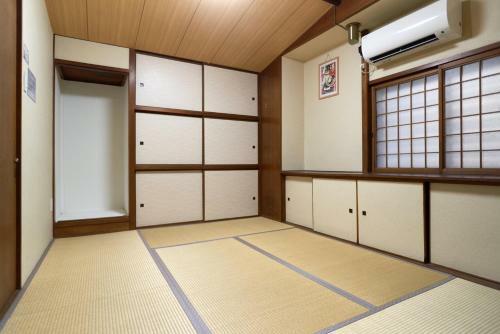 Hostal Osaka Guesthouse Sakura
