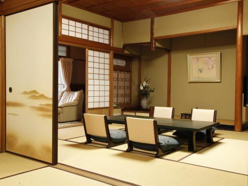 Hashinoya Bekkan Ransui