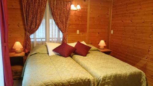 Log Hotel Early Bird