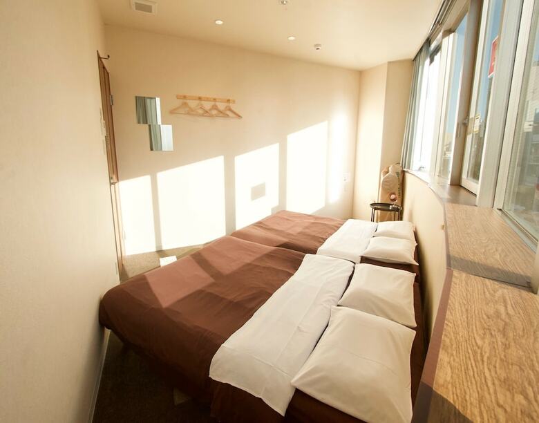 Hostal Osaka Guesthouse Nest