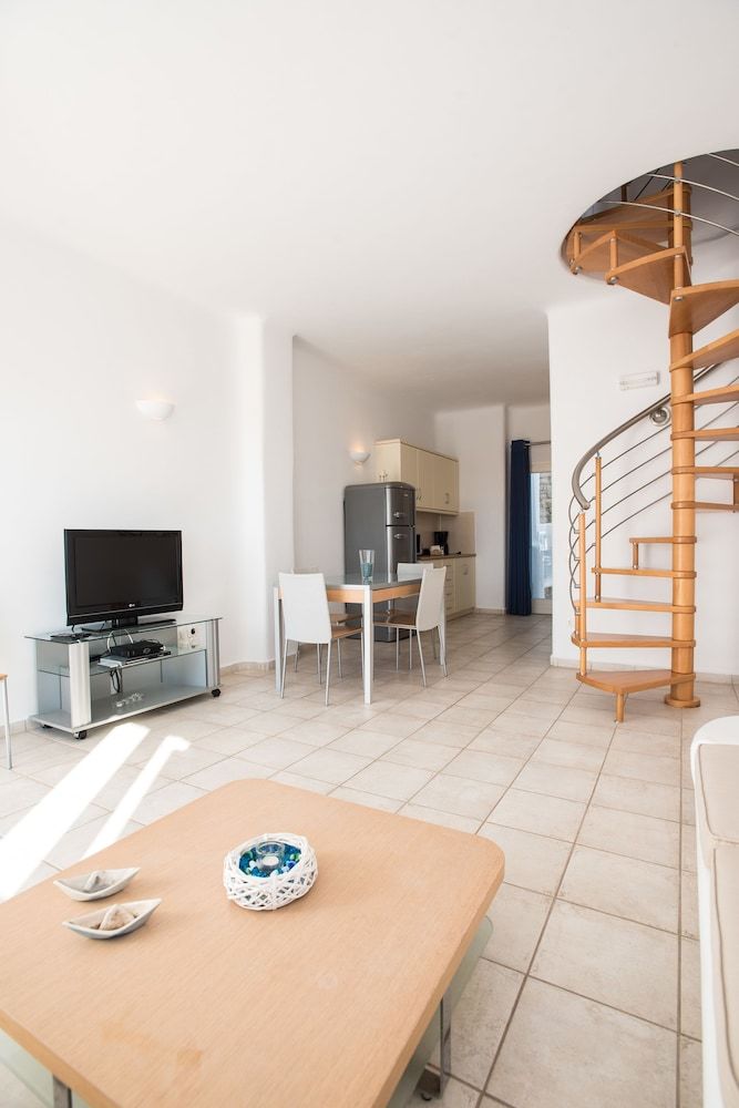 Hotel Nireas Villa